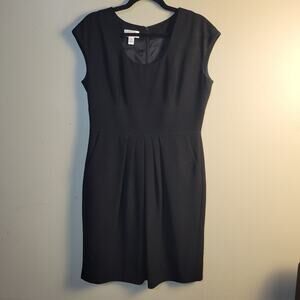 Talbots‎ Classic Black Rear Zip Knee Length Sheath Dress Women's Size 12 Pockets